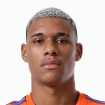 Густаво Нескау