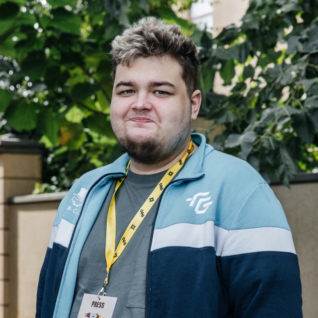 Евгений Устинов
