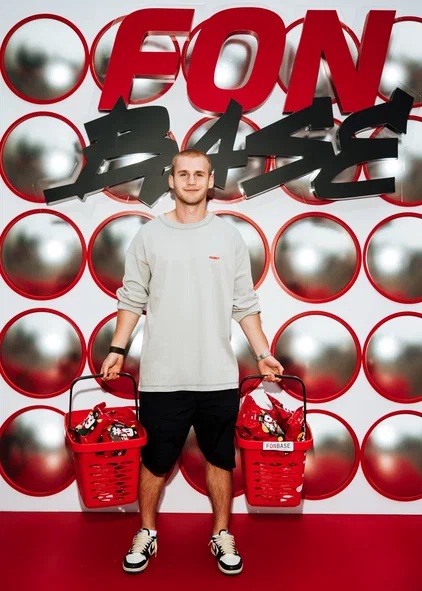 FONBET вместе с Сергеем Пиняевым запускает рекламную кампанию Чипсодроп