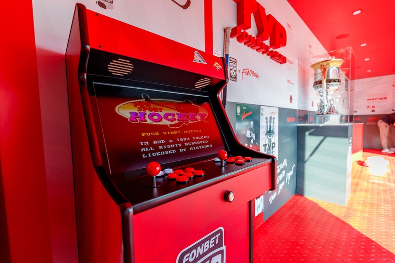 Медовое побоище и легенда ярославского бронепоезда: роад-шоу Внутри КХЛ от Fonteam расскажет историю Локомотива и ключевых команд Лиги