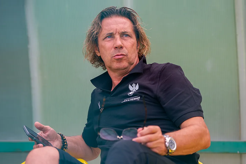 Мостовой раздал советы Спартаку по двум игрокам